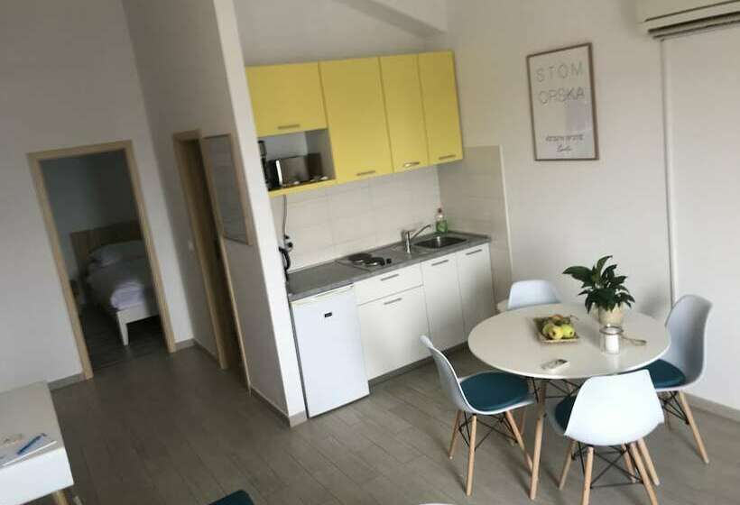 דירת משפחה, Sunny Apartments