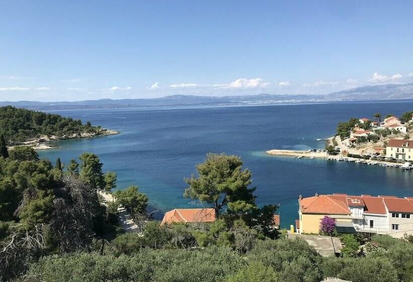 דירת משפחה, Sunny Apartments