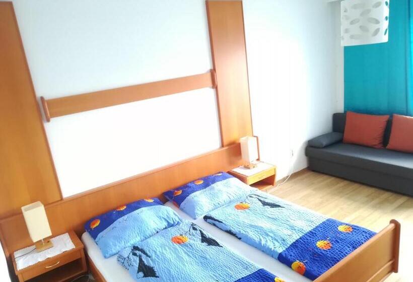 غرفة قياسية ثلاثية, Frühstückspension See Panorama