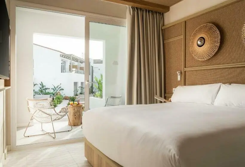 Suite with Pool, Lago Resort Menorca Suites Del Lago Adults Only