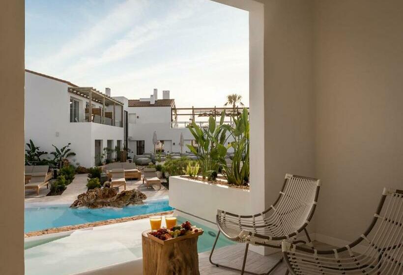 Люкс с Бассейном, Lago Resort Menorca  Suites Del Lago Adults Only