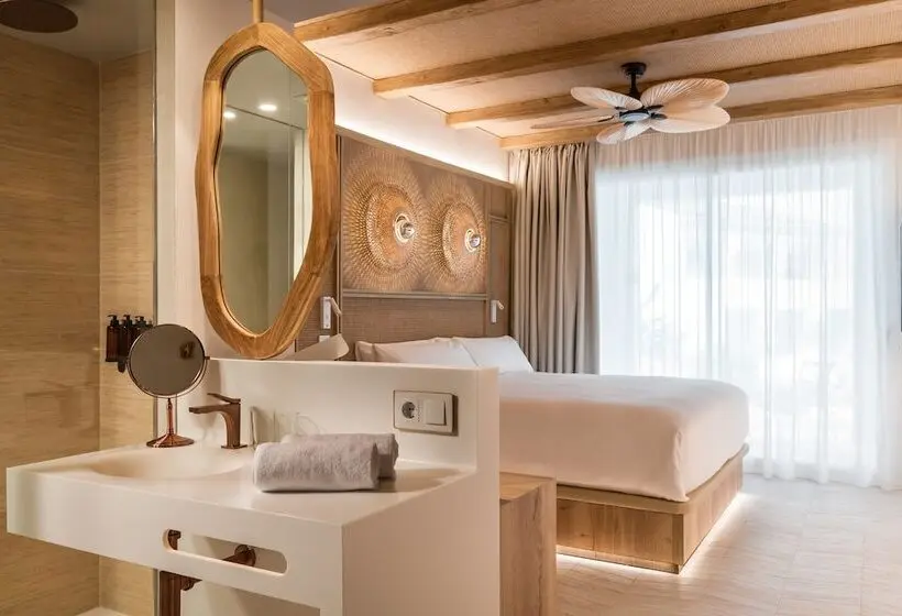 プールの見えるスーペリアルーム, Lago Resort Menorca Suites Del Lago Adults Only