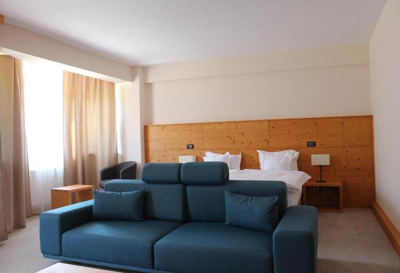 Полулюкс, Monte Cervo Bio Hotel & Spa