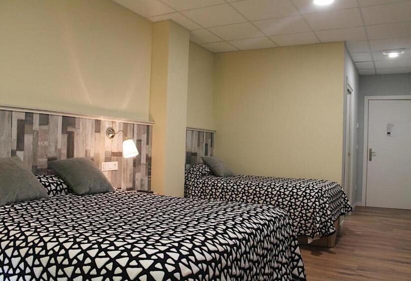 חדר סטנדרט לשלושה, Casa Costoya