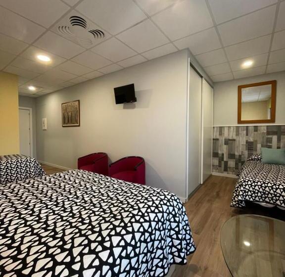 חדר סטנדרט לשלושה, Casa Costoya