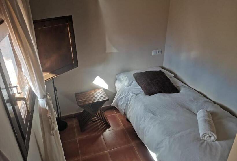 جناح عائلي, Posada De Cabra