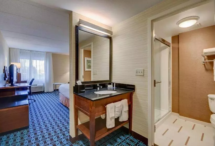 اتاق استاندارد با تخت بزرگ, Fairfield Inn Boston Woburn