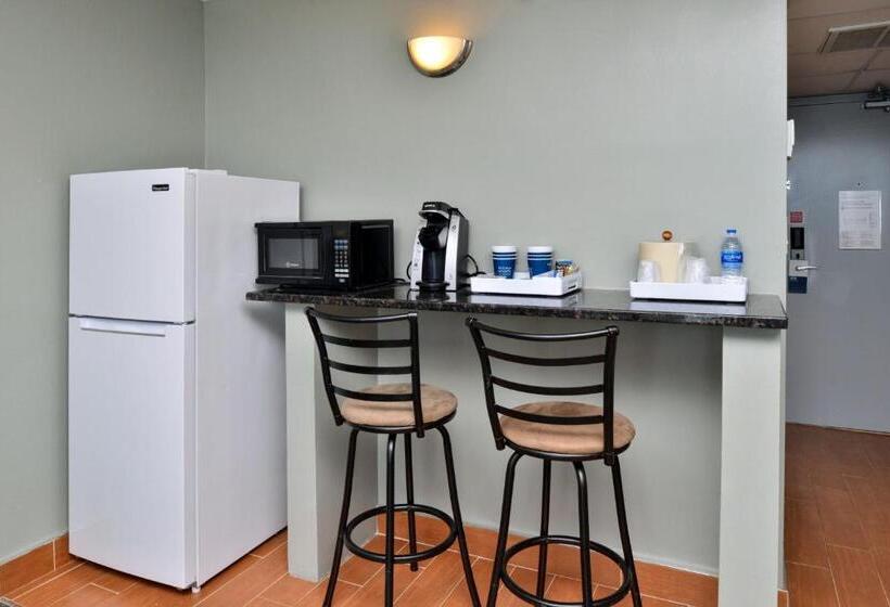 Suite King Size Seng, Four Points By Sheraton Virginia Beach Oceanfront