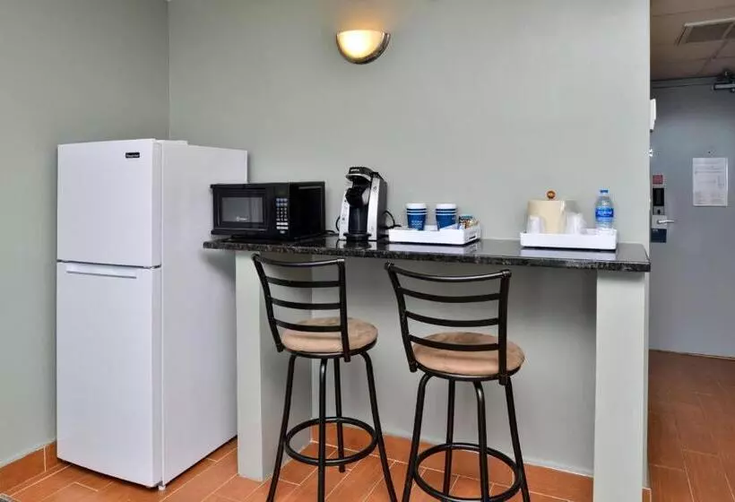 سوئیت با تخت بزرگ, Four Points By Sheraton Virginia Beach Oceanfront