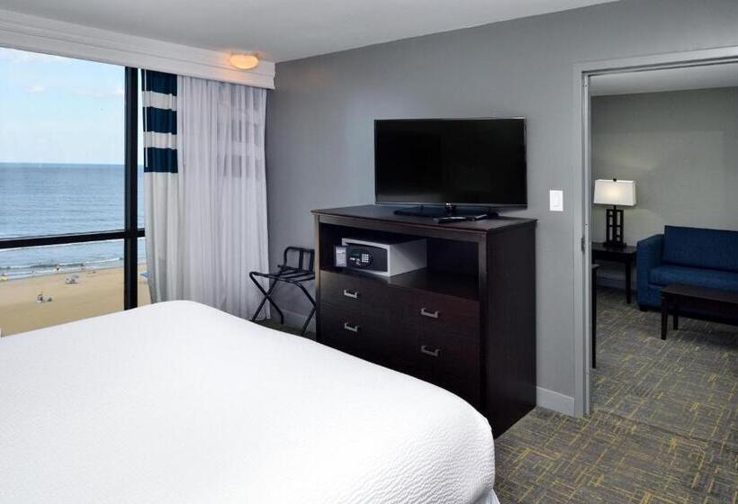 스위트 킹사이즈 침대, Four Points By Sheraton Virginia Beach Oceanfront