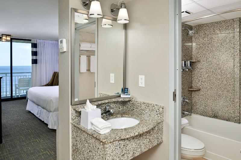 스탠다드 룸 킹사이즈 침대, Four Points By Sheraton Virginia Beach Oceanfront