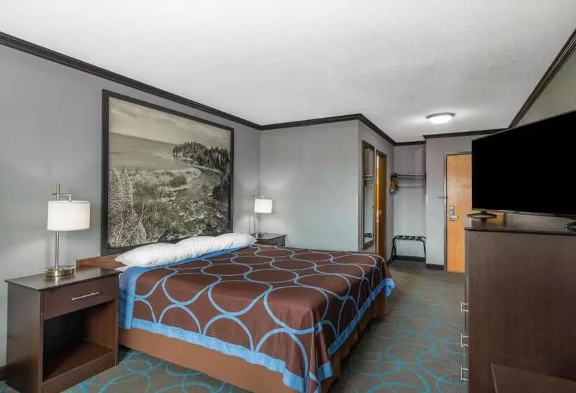 Standard-huone King-vuode, Super 8 By Wyndham Duluth