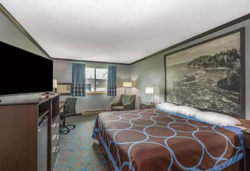 Standard-huone King-vuode, Super 8 By Wyndham Duluth
