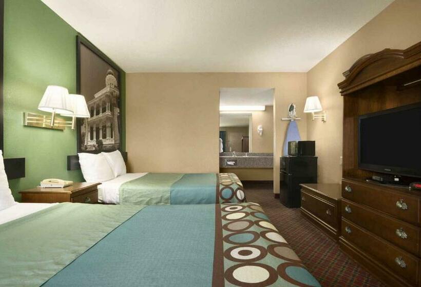 디럭스 룸, Super 8 By Wyndham Hattiesburg North