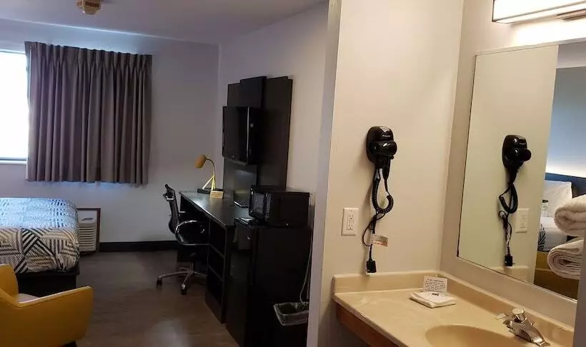 Deluxe-huone Soveltuu Liikuntarajoitteisille, Motel 6kewanee, Il