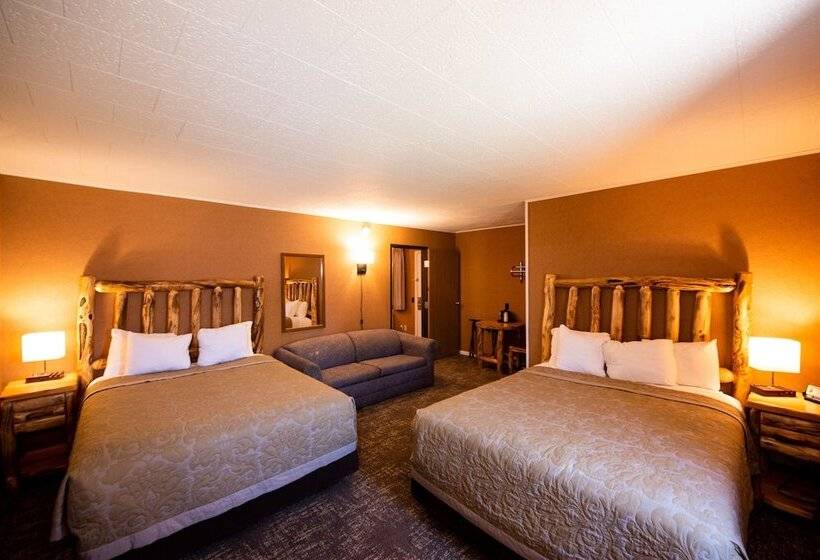 带2个卧室的套房, Super 8 By Wyndham Bridgeview Of Mackinaw City