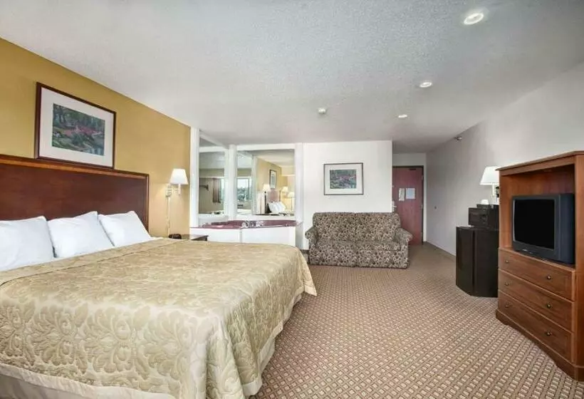 キングサイズベッドのデラックススイート, Super 8 By Wyndham Canton/livonia Area