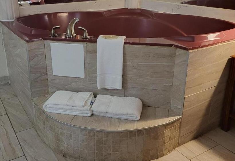 جناح ديلوكس سرير كينج, Super 8 By Wyndham Canton/livonia Area