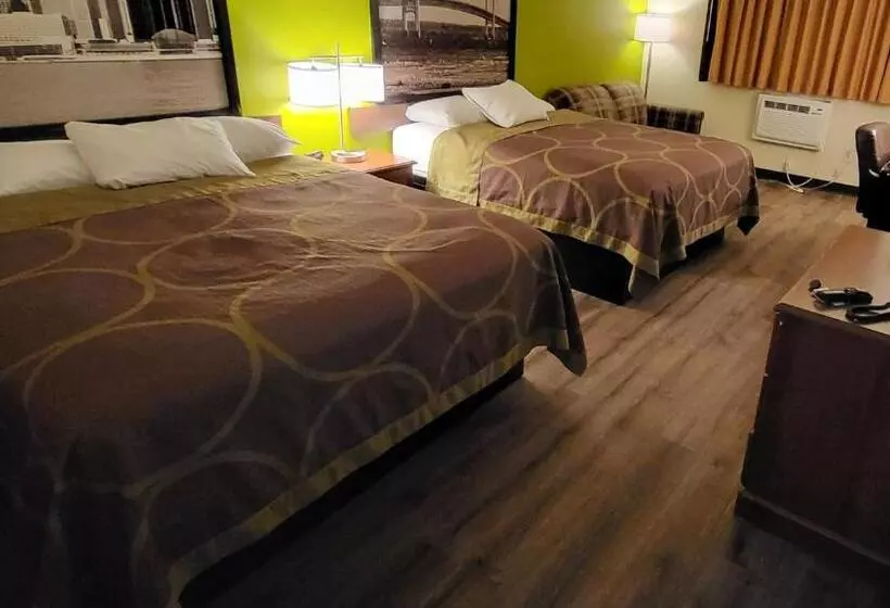 デラックスルーム, Super 8 By Wyndham Canton/livonia Area