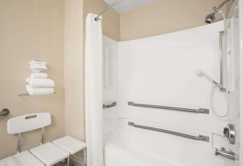 غرفة قياسية لذوى الاحتياجات الخاصة, Super 8 By Wyndham Christiansburg/blacksburg Area