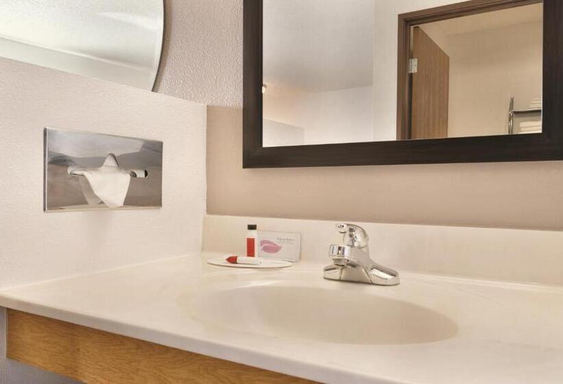 סוויטה, Super 8 By Wyndham Custer/crazy Horse Area