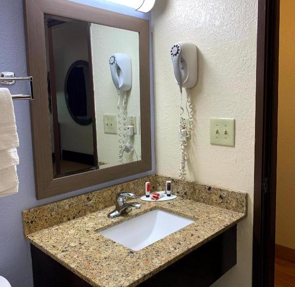 キングサイズベッドのスタンダードルーム, Super 8 By Wyndham Farmville