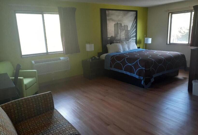 キングサイズベッドのデラックススイート, Super 8 By Wyndham Farmville