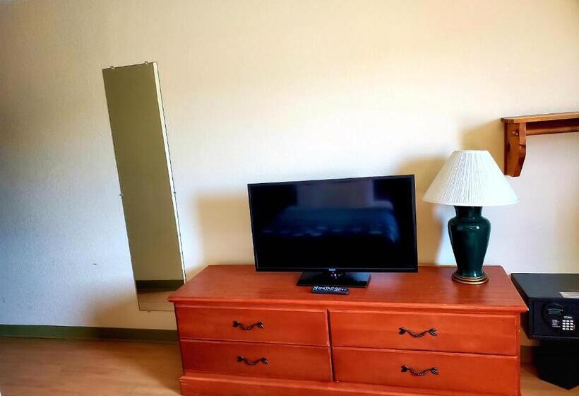 חדר סטנדרט מותאם לאדם עם מוגבלויות, Super 8 By Wyndham Ticonderoga