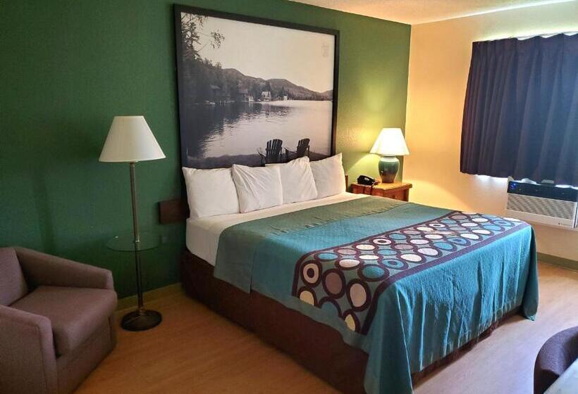 חדר סטנדרט עם מיטת קינג, Super 8 By Wyndham Ticonderoga