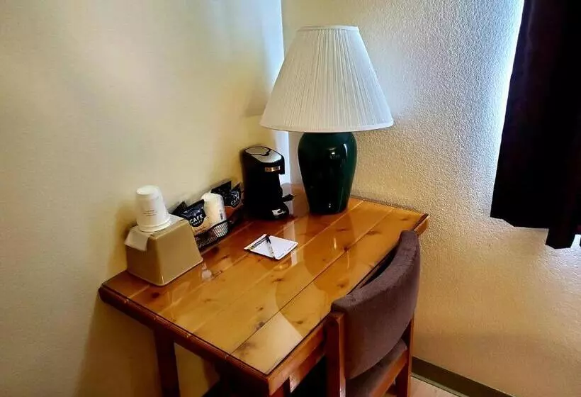 ２ダブルベッドのスタンダードルーム, Super 8 By Wyndham Ticonderoga