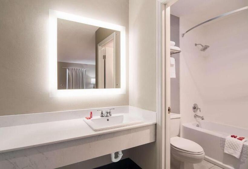 غرفة قياسية سرير كينج, Surestay Hotel By Best Western Helen Downtown