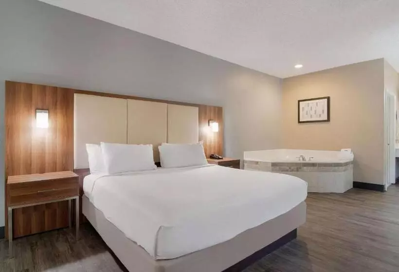 キングサイズベッドのデラックススイート, Surestay Hotel By Best Western Helen Downtown