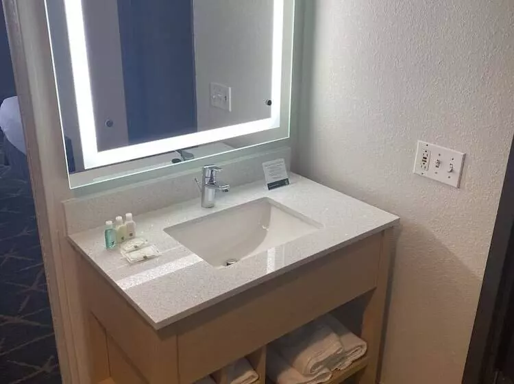 ２ダブルベッドのスタンダードルーム, Quality Inn Spring Valleynanuet