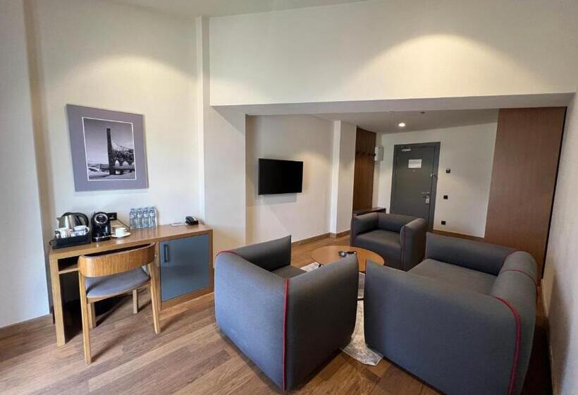 سوییت جونیور, Gudauri Lodge