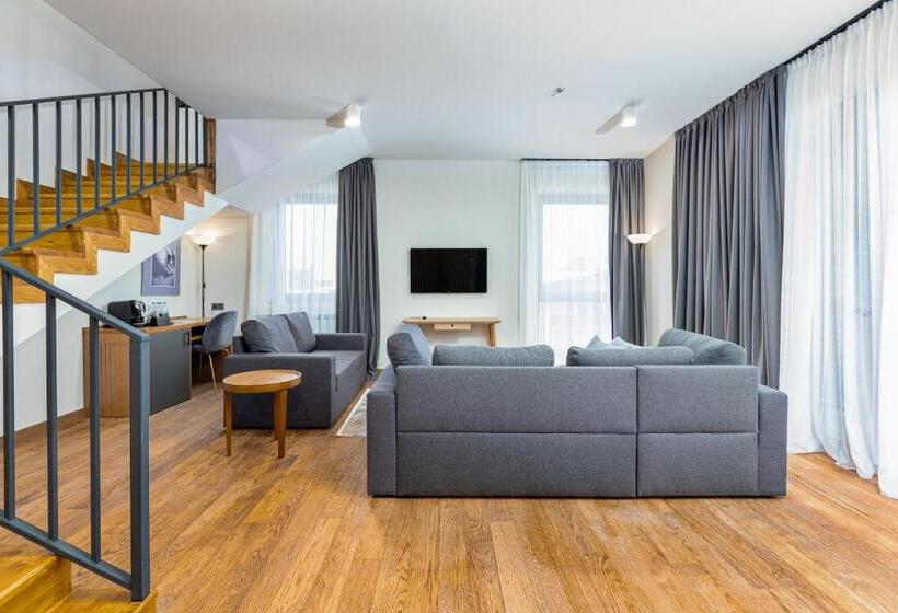 سوییت دوبلکس, Gudauri Lodge