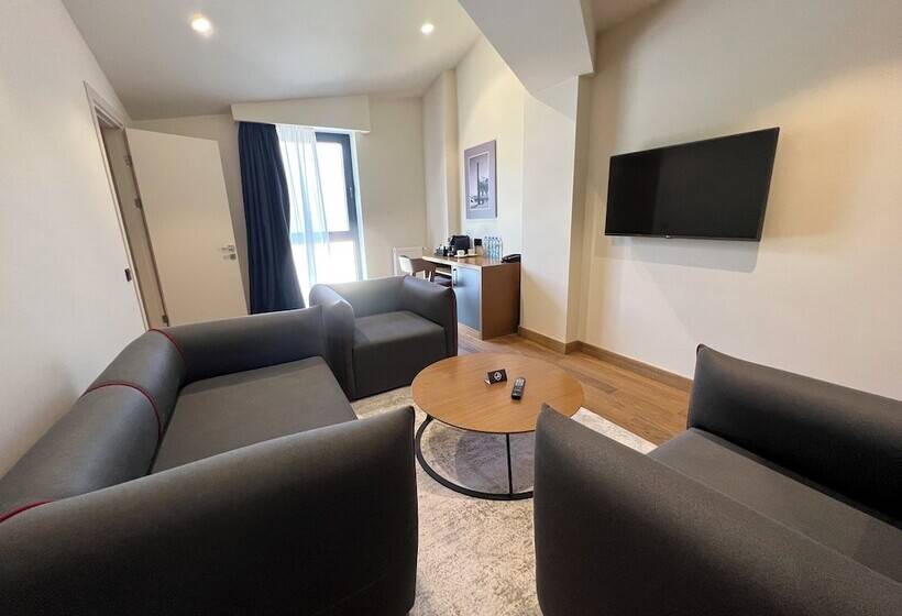 سوییت جونیور, Gudauri Lodge