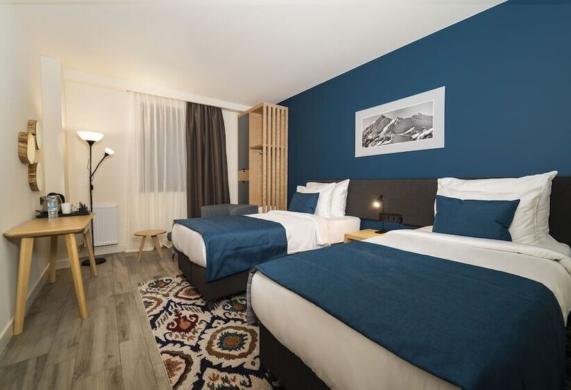 اتاق استاندارد با چشمانداز کوهستان, Gudauri Lodge