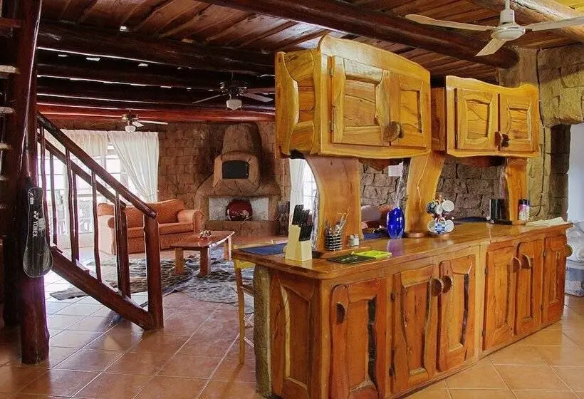 1ベッドルームハウス, Kudumela Bush Lodge