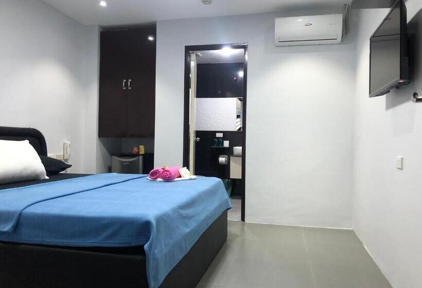 اتاق استاندارد, Out Back