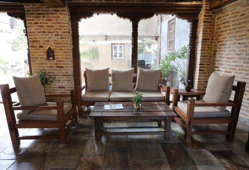 اتاق لوکس, Pahan Chhen   Boutique