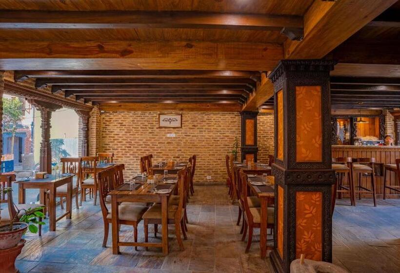 سوییت سوپریور, Pahan Chhen   Boutique