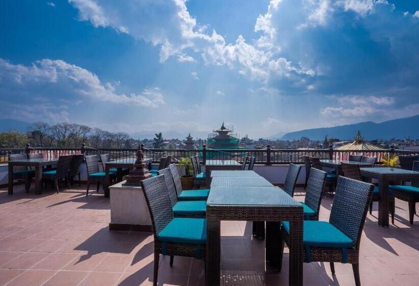 سوییت سوپریور, Pahan Chhen   Boutique