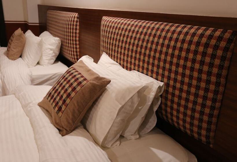 اتاق لوکس, Pahan Chhen   Boutique