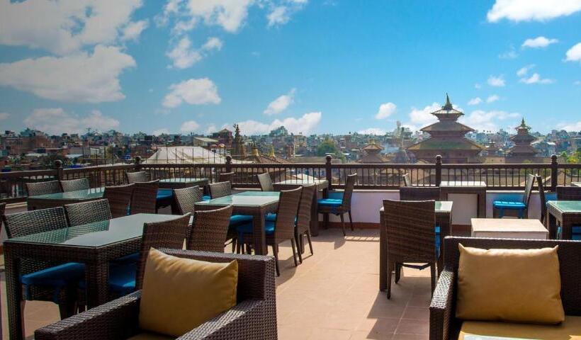 سوییت خانوادگی, Pahan Chhen   Boutique