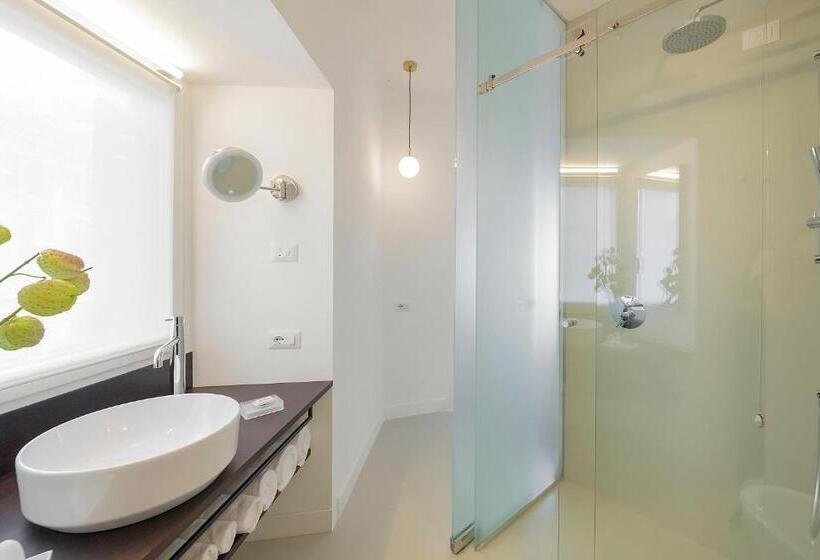 Camera Tripla Standard con Vista, Maison Ottavia