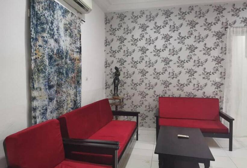 اتاق اکونومی, Villa Tenko