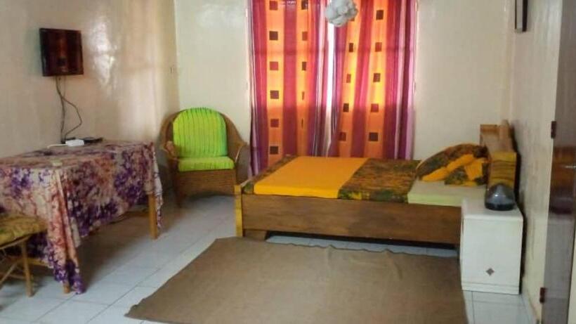 اتاق اکونومی, Villa Tenko