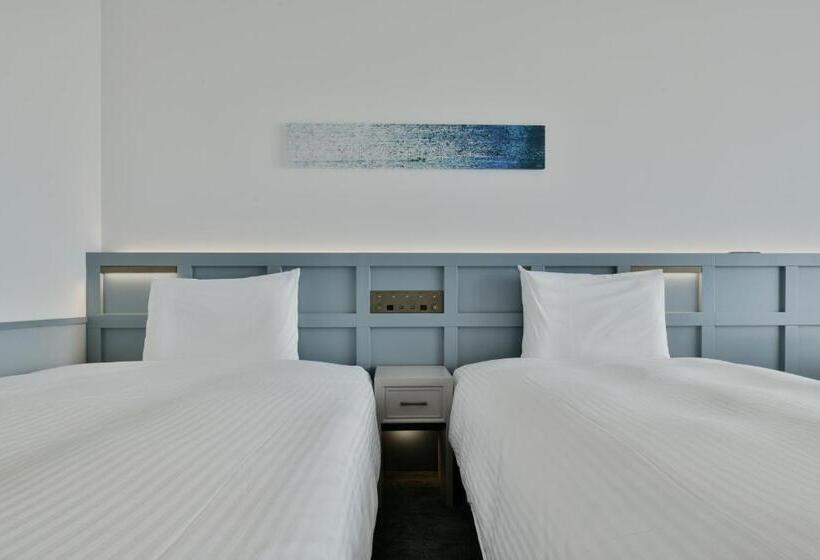 Номер Стандарт Четырехместный Боковой Вид на Море, Lequ Okinawa Chatan Spa & Resort