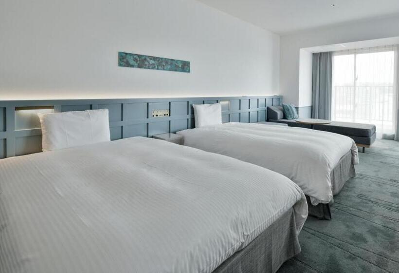Трехместный Номер Премиум, Lequ Okinawa Chatan Spa & Resort