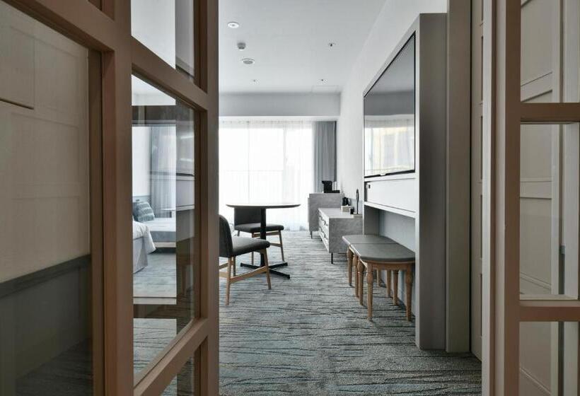 Полулюкс, Lequ Okinawa Chatan Spa & Resort